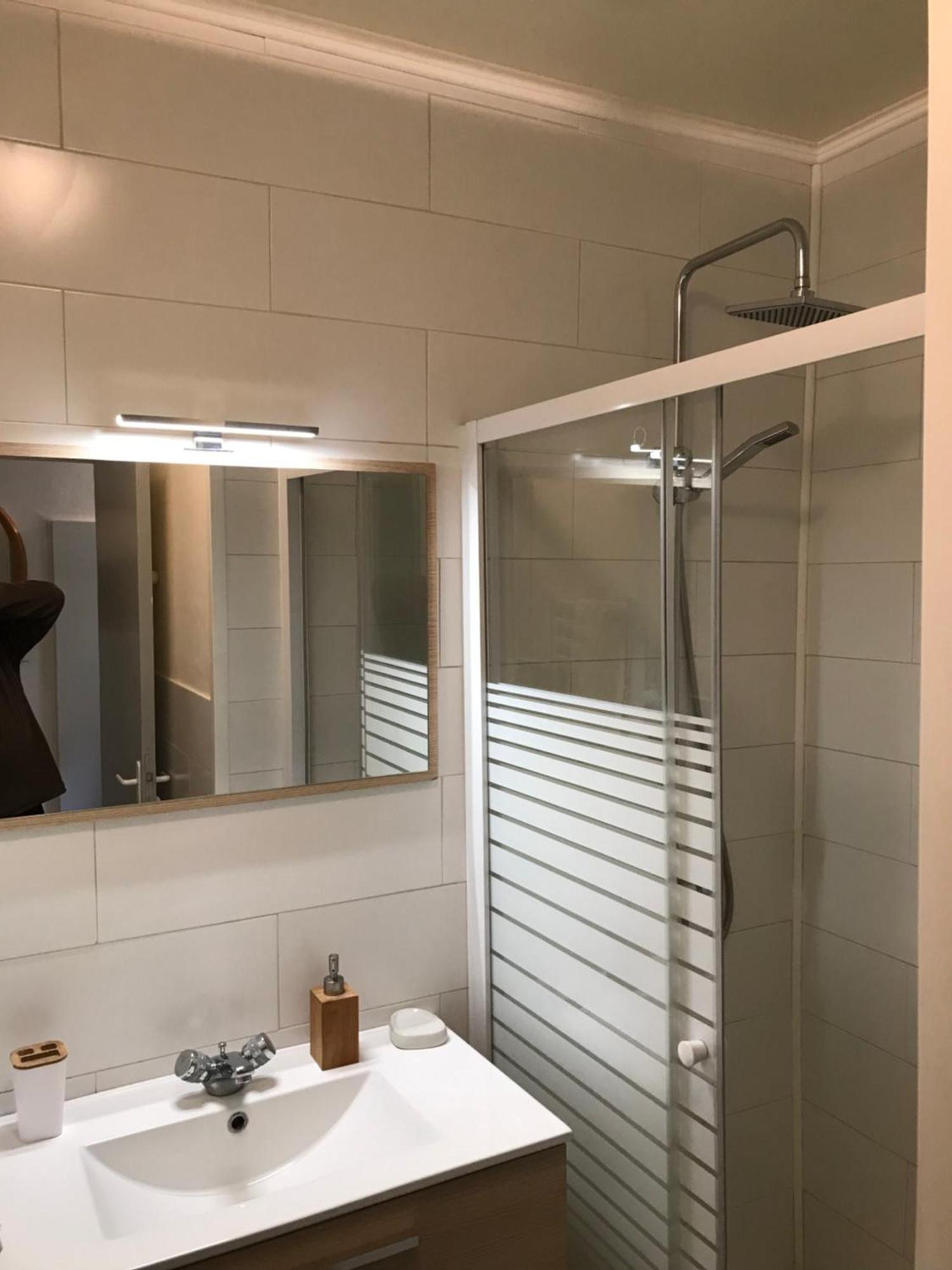 Appartement Climatise Barjac Centre Ville Bagian luar foto